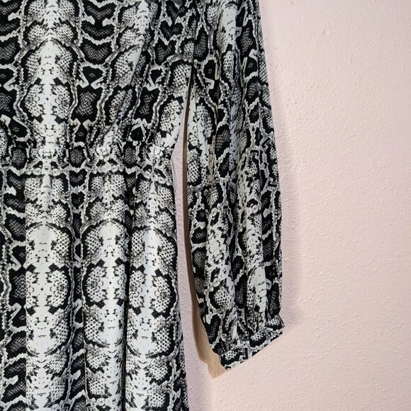 Express Women's Chiffon Snakeskin Print Balloon Sleeve Mini Dress Size XSmall - Picture 4 of 10